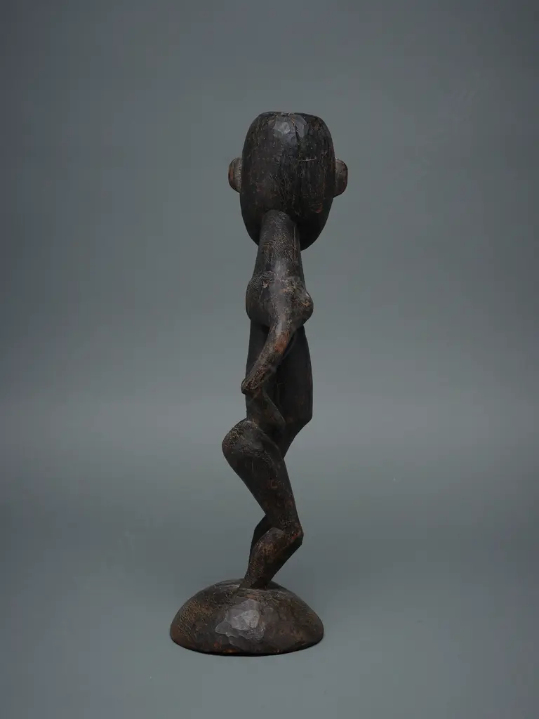 Solomon Islands wooden male figure, Image 1++